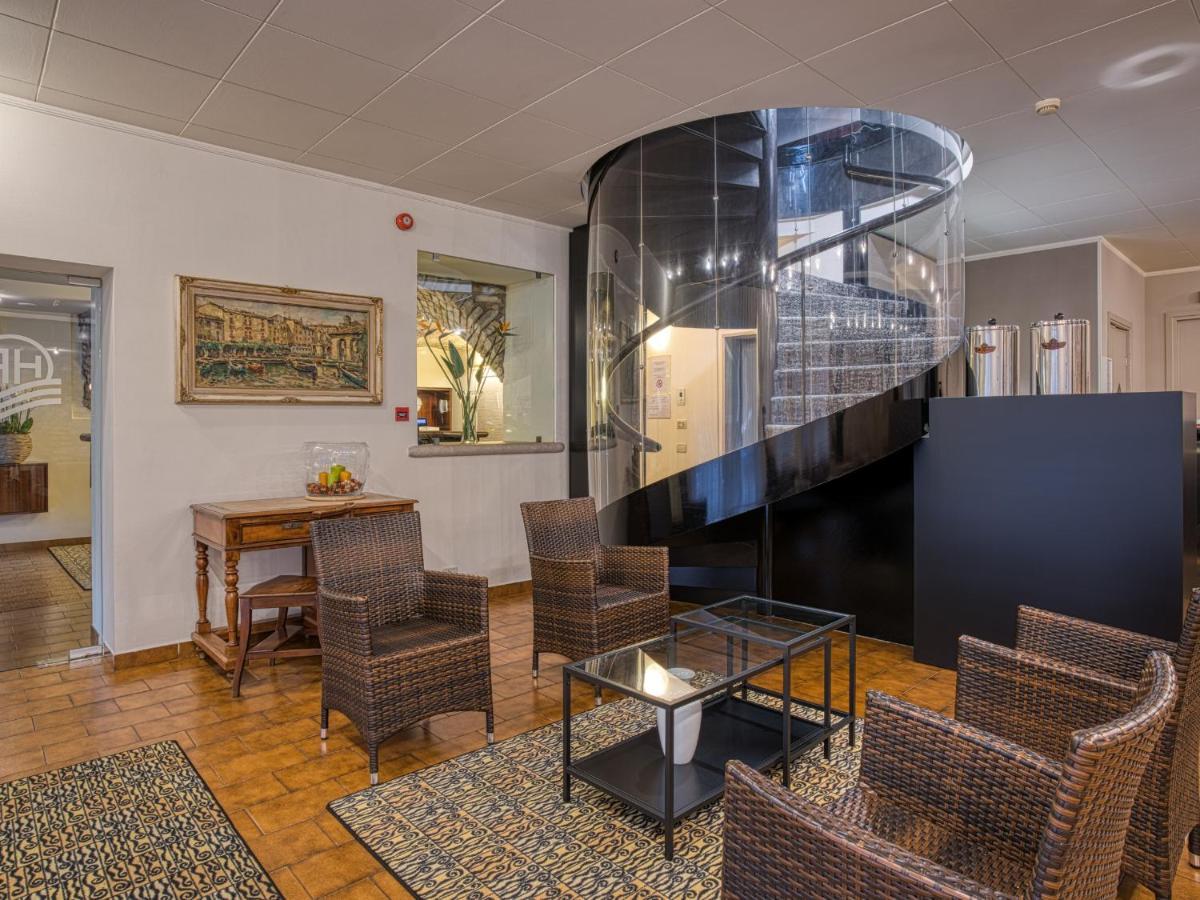 Piroscafo Hotel Desenzano del Garda