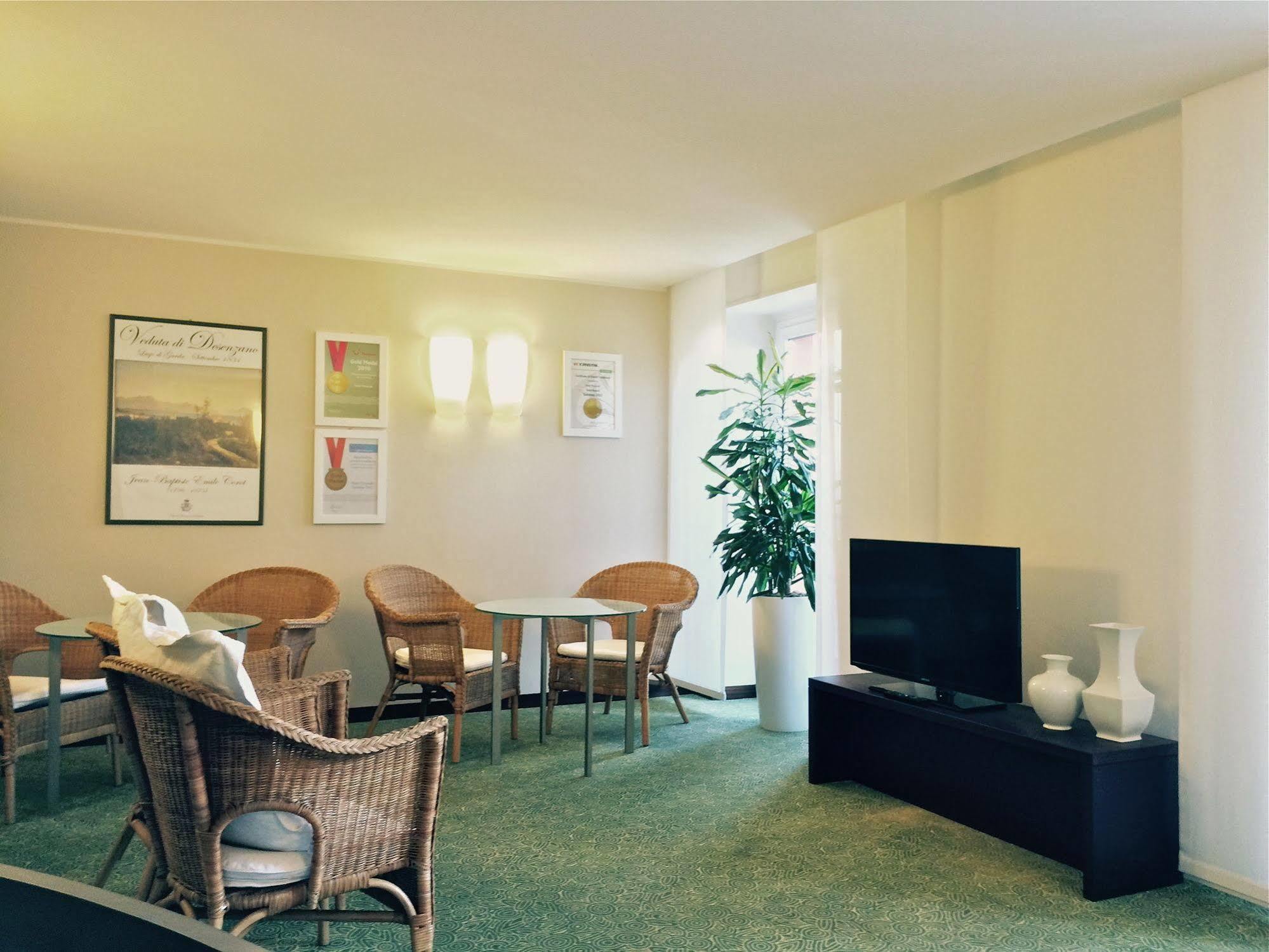 Piroscafo Hotel Desenzano del Garda