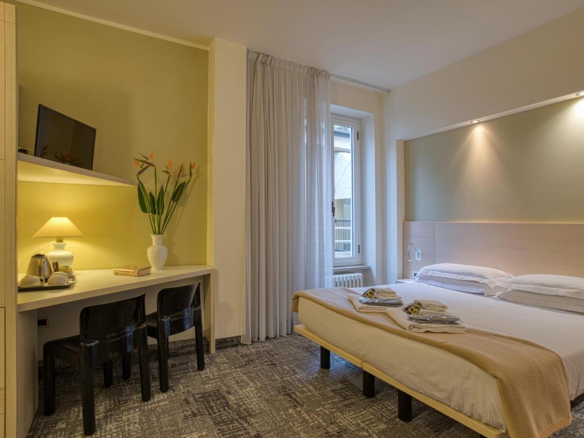Piroscafo Hotel Desenzano del Garda