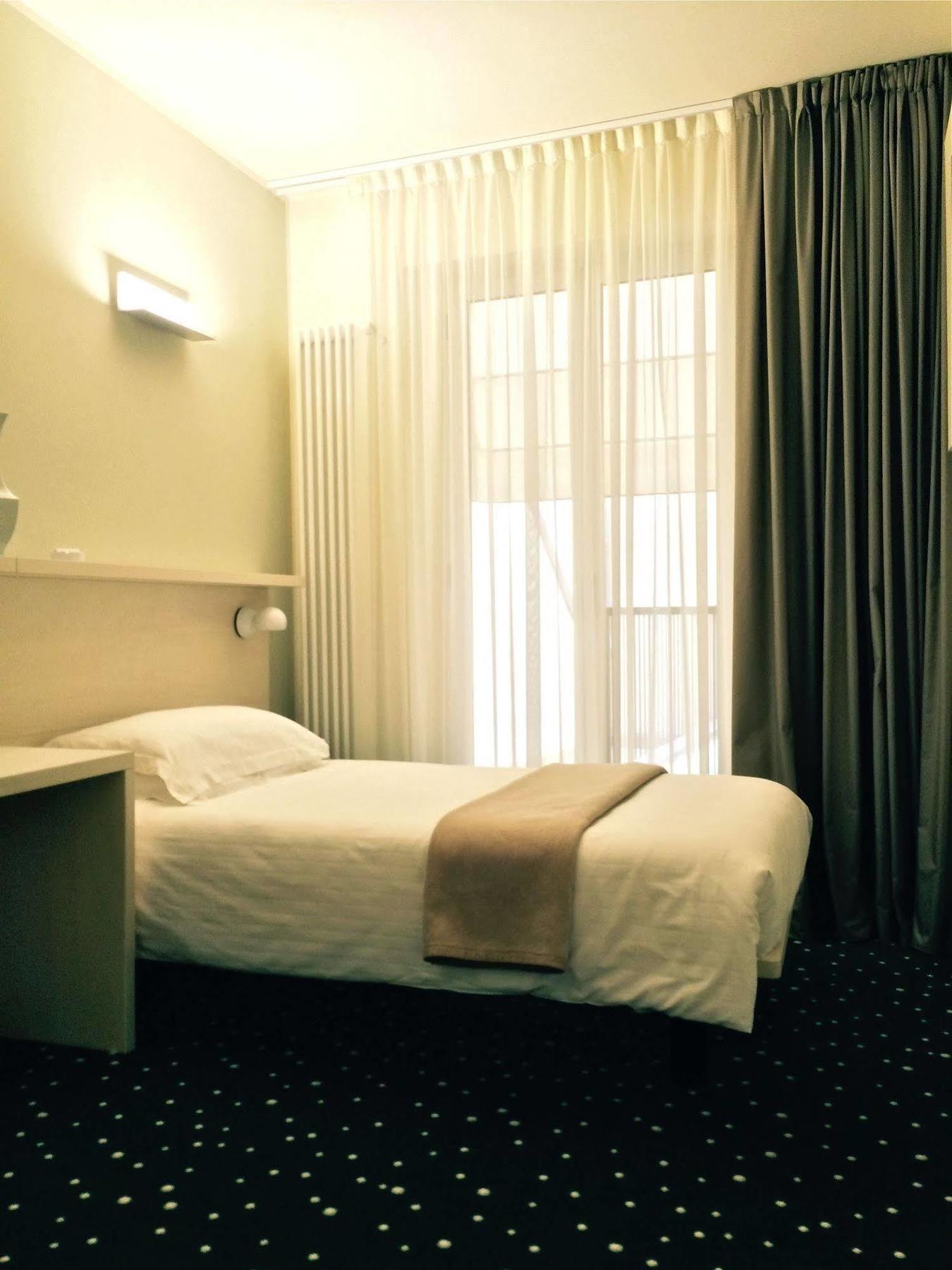 Hotel Piroscafo Desenzano del Garda
